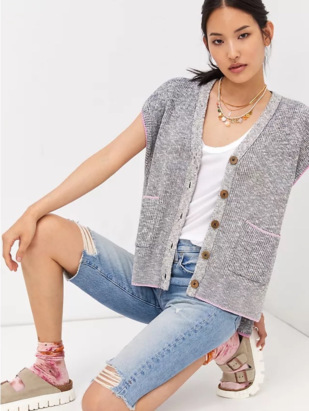 ANTHROPOLOGIE PILCRO Washed Button Up Sweater Vest Size L | Grey with Pink trim